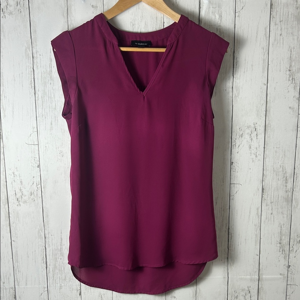 Le Château Magenta Sleeveless Blouse XS V-Neck Office Workwear Top